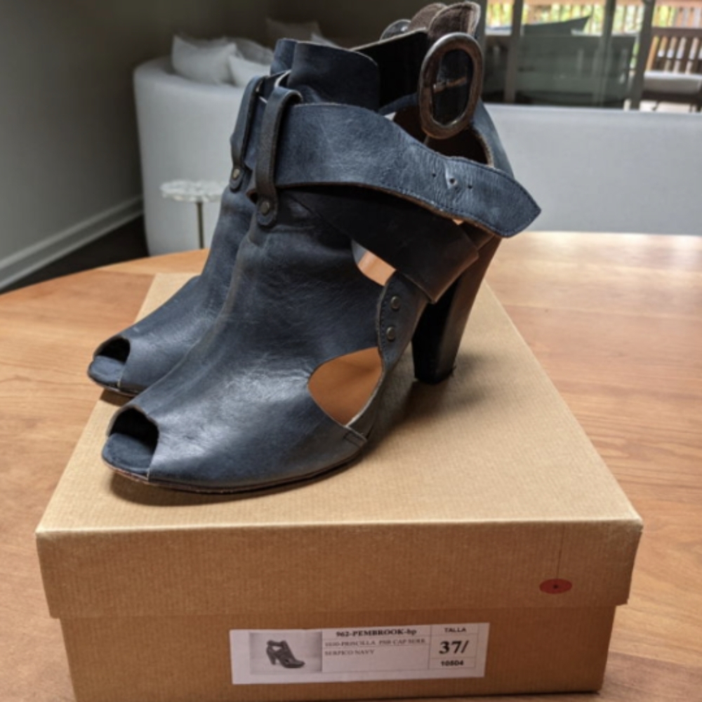 DONATED! Coclico Pembrook Heeled Sandals
